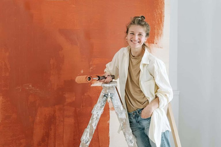 Storia del pelapatate: valuta l’idea di dipingere un muro con una tonalità audace